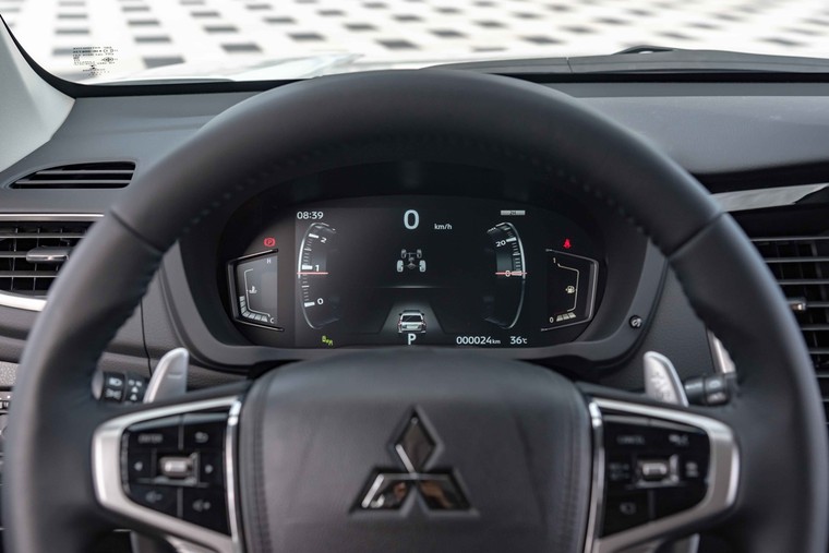 Mitsubishi Pajero Sport mới ra mắt, nhiều nâng cấp, giá từ hơn 1.1 tỷ đồng ảnh 6