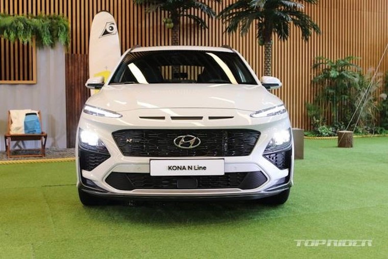 Hyundai Kona 2021 đã bắt đầu về tới các đại lý, thiết kế gây ấn tượng mạnh bởi sự thể thao ảnh 1