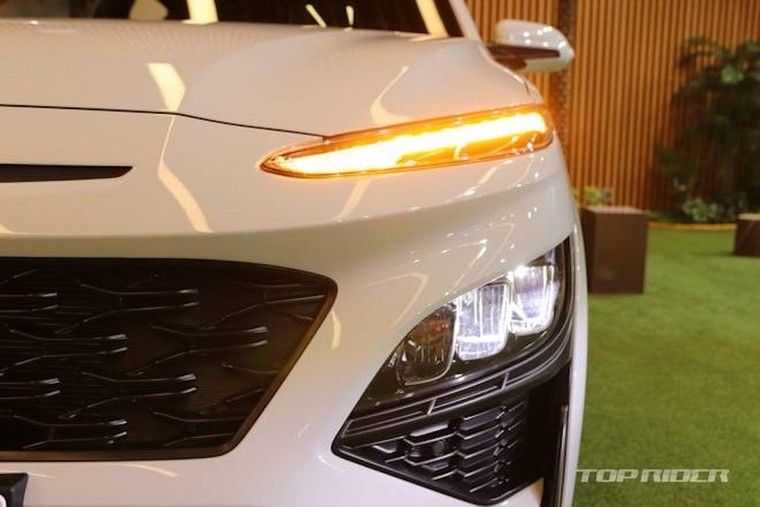 Hyundai Kona 2021 đã bắt đầu về tới các đại lý, thiết kế gây ấn tượng mạnh bởi sự thể thao ảnh 10