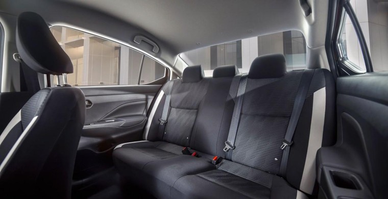 Những điểm yếu so với đối thủ trên chiếc Nissan Almera vừa ra mắt tại Việt Nam ảnh 3