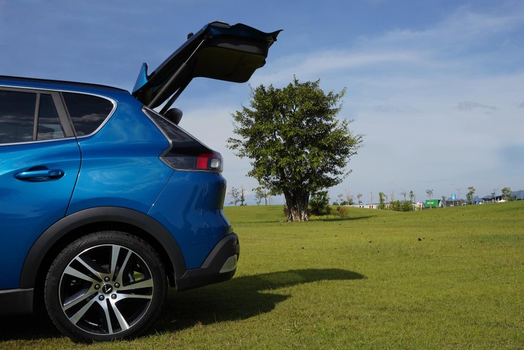 Ngắm chi tiết VinFast VFe34 vừa ra mắt ảnh 12