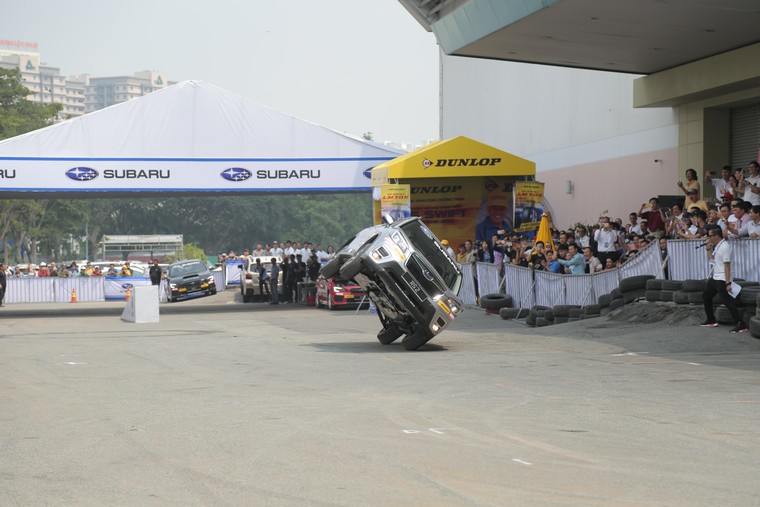 Siêu Trình Diễn Ô Tô Mạo Hiểm Subaru - Subaru Russ Swift Stunt Show đã chính thức trở lại Việt Nam ảnh 4
