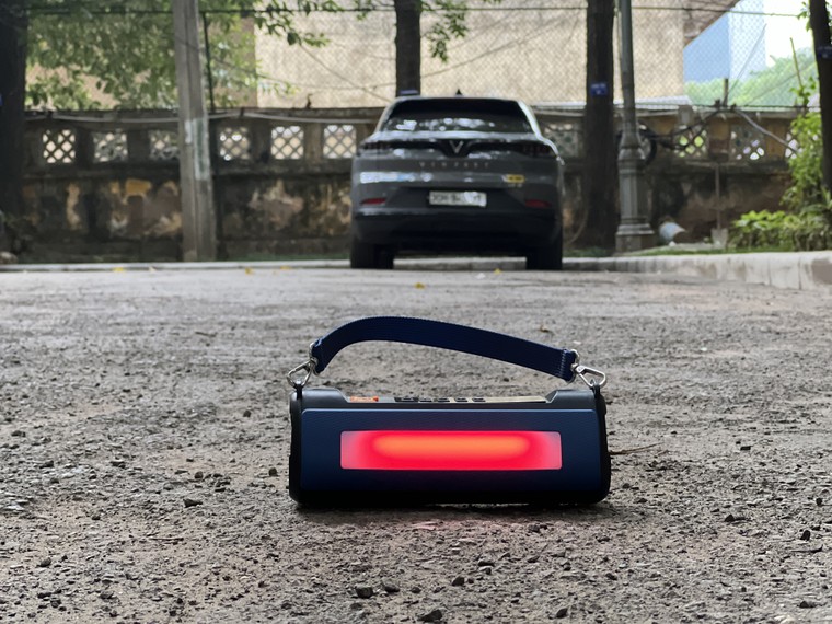 Yên tâm di chuyển trên mọi hành trình với máy bơm lốp kích bình ô tô 4 trong 1 Medicar ảnh 7