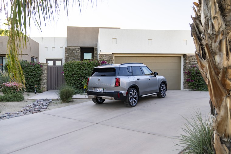 MINI Countryman hoàn toàn mới ra mắt tại Việt Nam ảnh 1