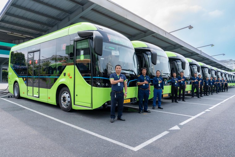 VinBus khai trương tuyến buýt điện 43 - Kết nối nội thành với Đông Anh ảnh 1