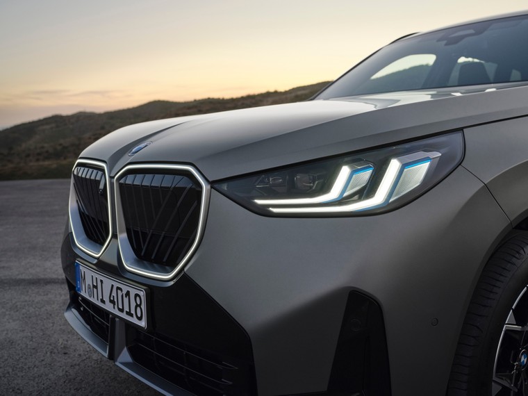 BMW X3 thế hệ thứ 4 chính thức ra mắt tại Việt Nam ảnh 1