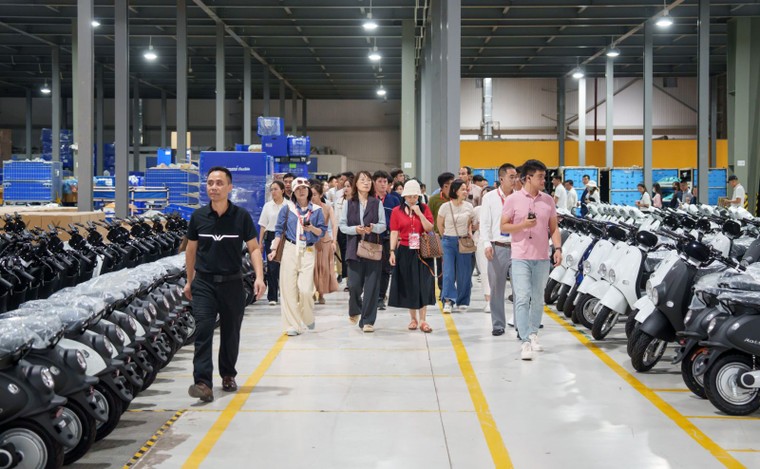 600 nhà phân phối VinFast đồng lòng nhất trí bán 1,5 triệu xe máy điện trong năm 2026 ảnh 1