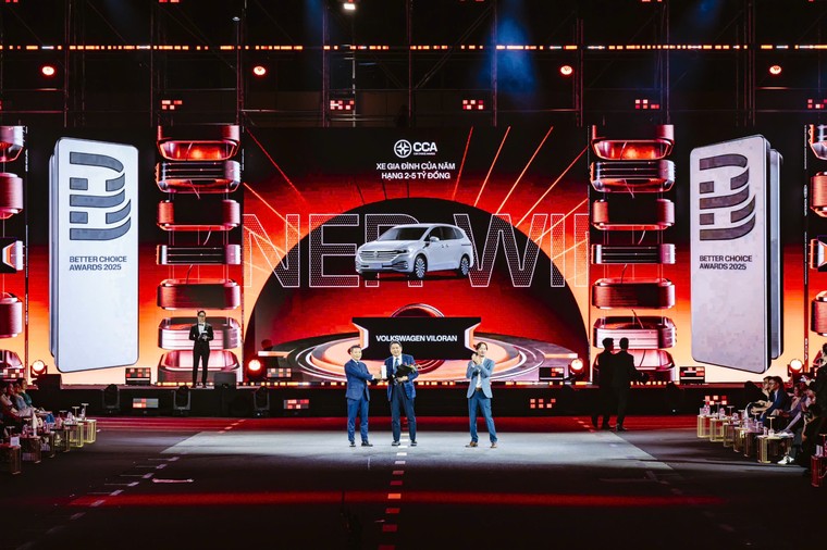 Volkswagen Viloran được vinh danh 'Xe Gia Đình Của Năm hạng 2-5 tỷ đồng' tại Car Choice Awards 2025. ảnh 1