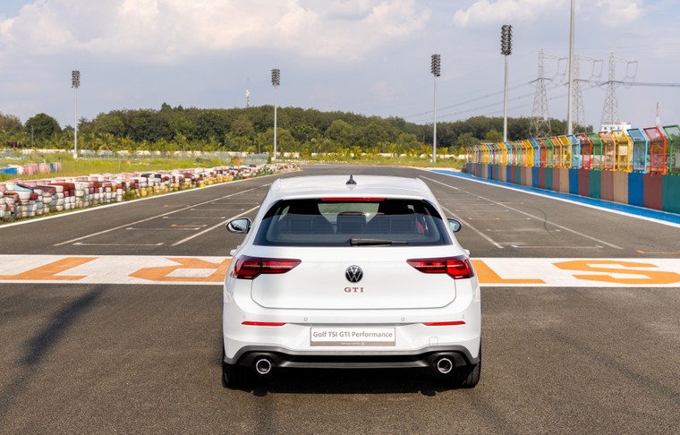 Huyền thoại VƯỢT thời gian - Volkswagen Golf chính thức ra mắt ảnh 4