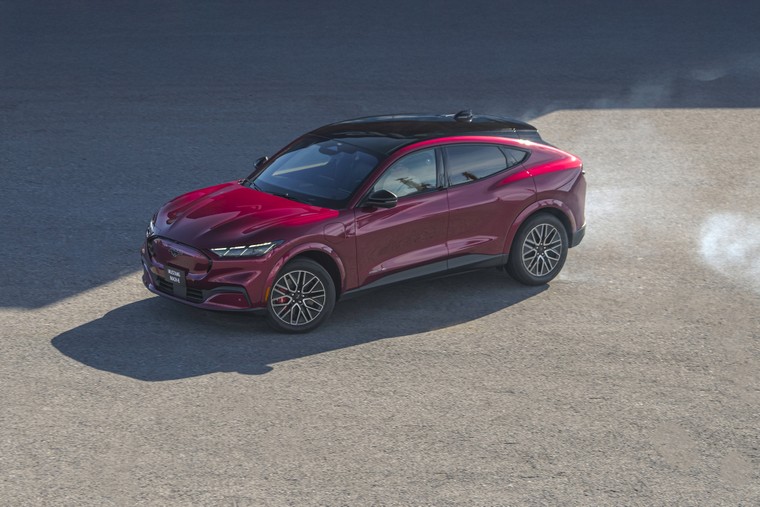 Ford Việt Nam và hệ thống đại lý tri ân khách hàng với chương trình 'thời điểm vàng mua xe ford' với tổng giá trị giải thưởng lên đến hơn 7 tỷ đồng ảnh 3