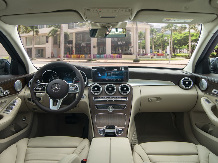 Mercedes Benz Việt Nam ra mắt 7 mẫu xe mới, bao gồm C180 và E180 ảnh 10