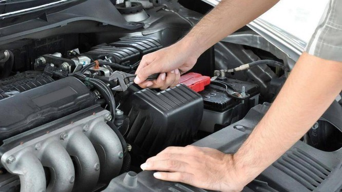 Những thói quen lái xe khiến ắc quy ô tô nhanh hỏng ảnh 2