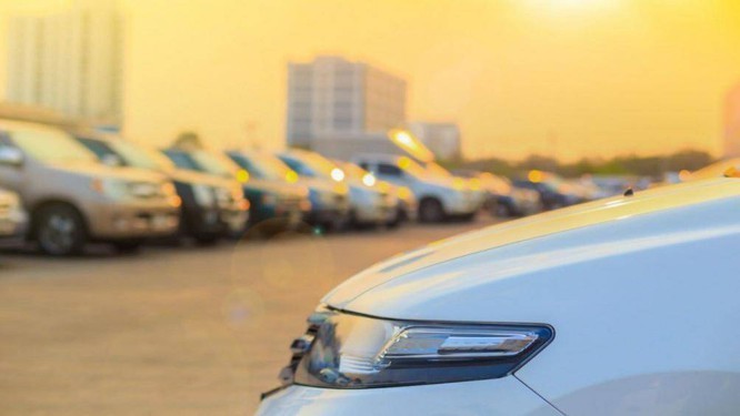 Những thói quen lái xe khiến ắc quy ô tô nhanh hỏng ảnh 3