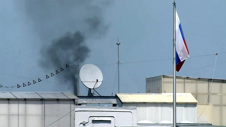 Nga"đốt tài liệu", đóng cửa lãnh sự quán theo yêu cầu của Mỹ ảnh 2