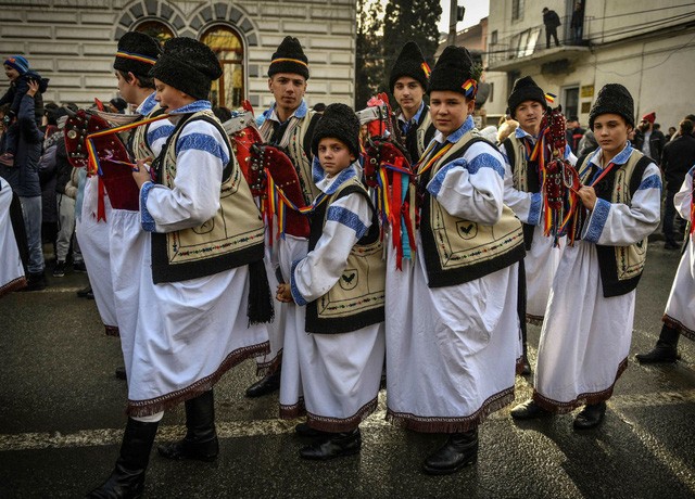 Không khí đón năm mới 2018 rộn ràng khắp thế giới ảnh 11