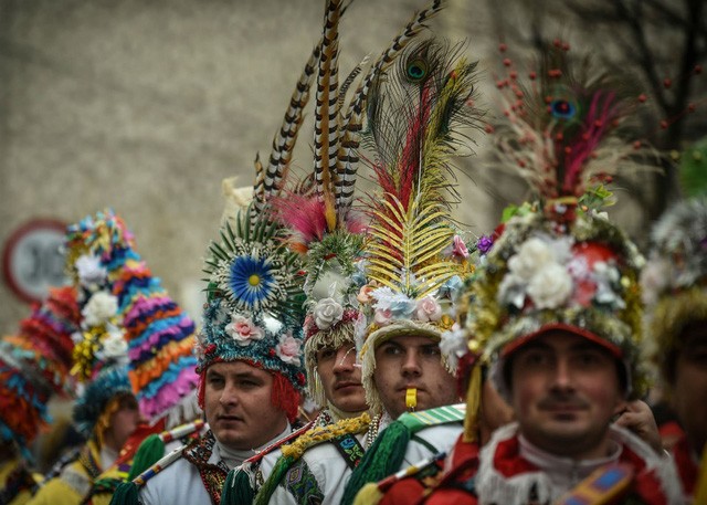 Không khí đón năm mới 2018 rộn ràng khắp thế giới ảnh 12