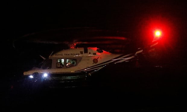 Vụ giải cứu đội bóng nhí Thái Lan: Trực thăng liên tục di chuyển tại khu vực cứu hộ ảnh 2