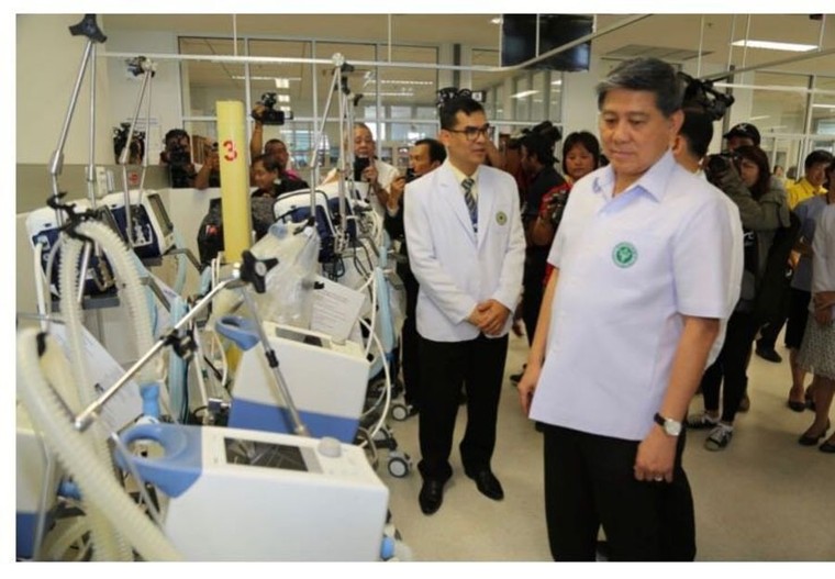 Cầu thủ nhí không được gặp mặt gia đình sau 48 tiếng rời khỏi hang ảnh 1