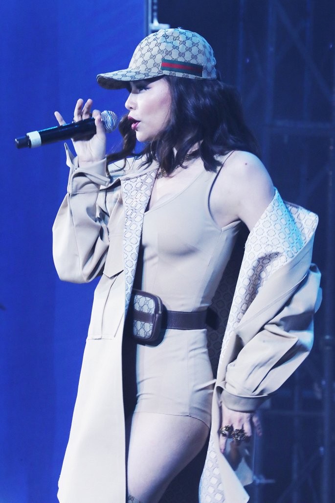 Ho Ngoc Ha do ve sexy voi Thao Trang, khoe duong cong quyen ru khong the roi mat hinh anh 3