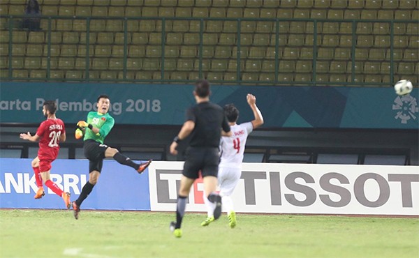 Olympic Việt Nam đả bại Syria: Trận đấu của máu, mồ hôi và nước mắt ảnh 2