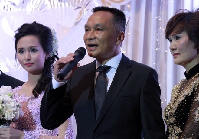 Gia thế nhà vợ của Văn Quyết - cầu thủ gỡ hòa cho U23 Việt Nam