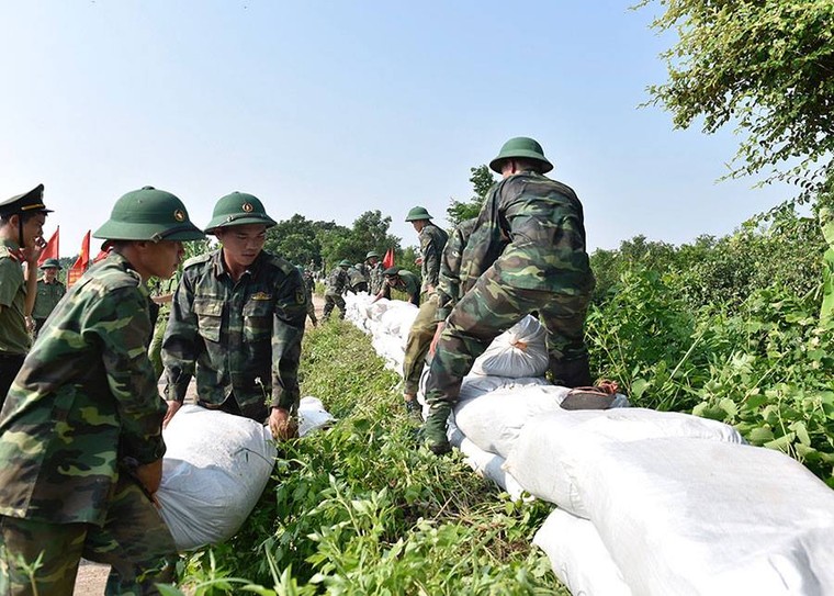 Siêu bão Mangkhut đổ bộ: Yêu cầu khẩn của Phó Thủ tướng