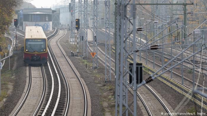 Đức: Phát hiện cờ IS trong vụ tấn công nhà ga Berlin ảnh 1