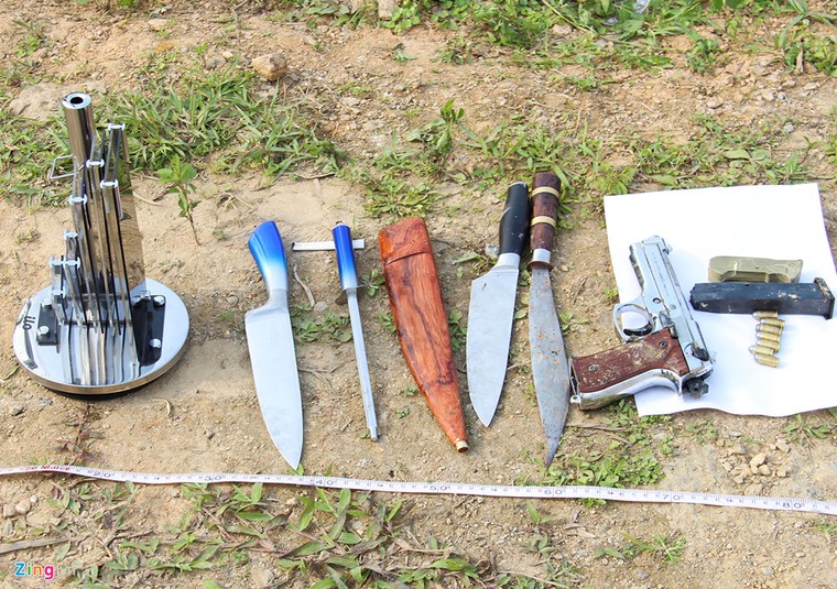 Khau sung cua nhom co thu trong oto suot nhieu gio da len dan hinh anh 11