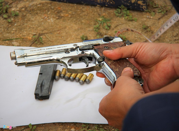 Khau sung cua nhom co thu trong oto suot nhieu gio da len dan hinh anh 6