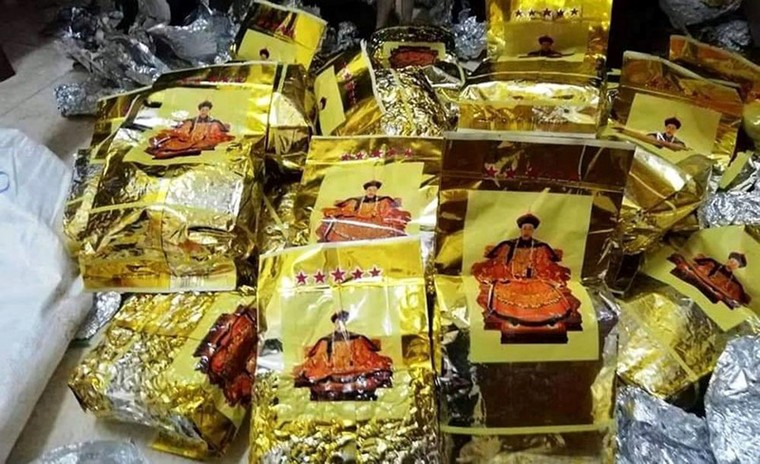 Cả đoàn xe cảnh sát giao thông chở tang vật gần tấn ma túy ở Nghệ An