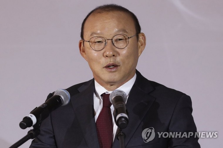HLV Park Hang Seo: ‘Gia han hop dong chi la van de thoi gian’ hinh anh 1