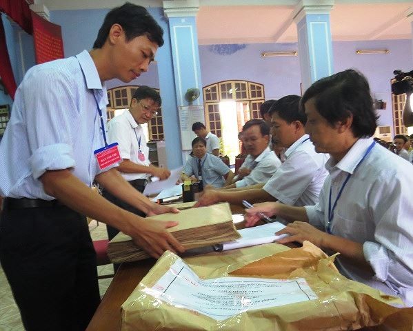 Chấm thi Ngữ Văn ở Huế: Không thấy điểm 10 - ảnh 1