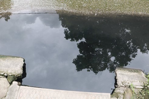 Cận cảnh con đường ngập úng, ứ đọng nước thải bất kể nắng, mưa tại Hà Nội ảnh 12