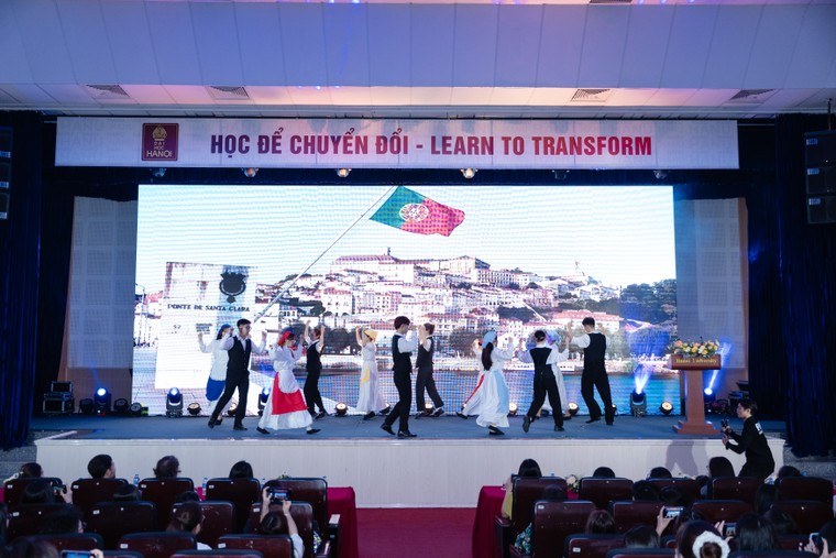 Đêm văn "Saudade - Nỗi nhớ" mở ra không gian kết nối cho những yêu mến ngôn ngữ Bồ Đào Nha ảnh 2