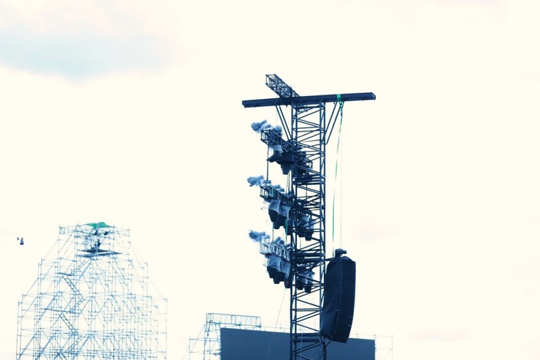 Sân khấu “Anh trai vượt ngàn chông gai” hoành tráng tại Hưng Yên ảnh 5