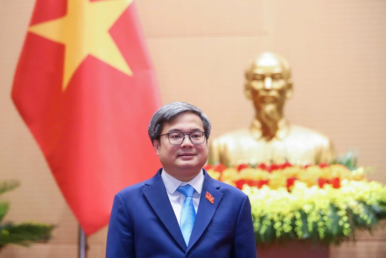 Đồng chí Trương Việt Dũng làm Phó Chủ tịch UBND TP Hà Nội ảnh 1