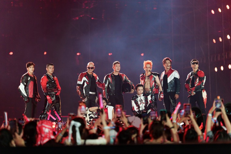 Concert “Anh trai vượt ngàn chông gai” Day 5: Bùng cháy giữa “chảo lửa” cảm xúc ảnh 2