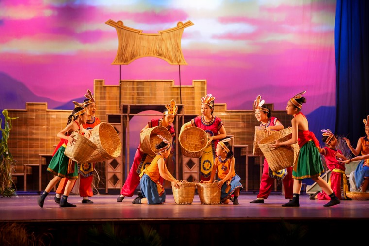 “The Enchanted Crossbow” của Victoria School tỏa sáng tại DANAFF III – biểu tượng của một Đà Nẵng mới ảnh 2