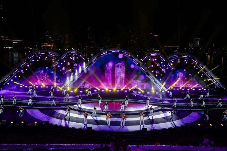 Lượt khách tới Đà Nẵng tăng nóng trước thềm chung kết DIFF 2025 ảnh 2