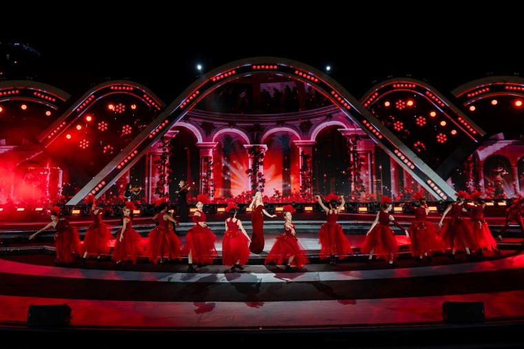 Lượt khách tới Đà Nẵng tăng nóng trước thềm chung kết DIFF 2025 ảnh 4