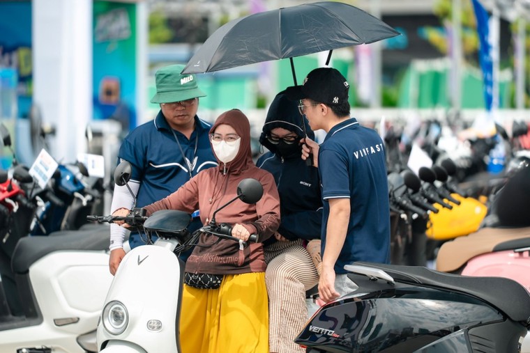 Cận cảnh “siêu phẩm” VinFast Evo Grand lần đầu xuất hiện tại “VinFast Xanh Fest Icon” ảnh 9