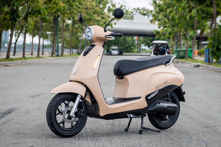 Cận cảnh “siêu phẩm” VinFast Evo Grand lần đầu xuất hiện tại “VinFast Xanh Fest Icon” ảnh 1