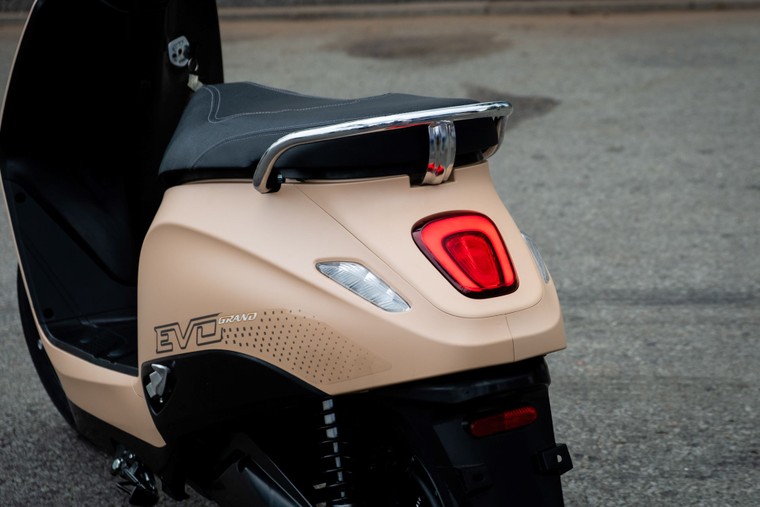 Cận cảnh “siêu phẩm” VinFast Evo Grand lần đầu xuất hiện tại “VinFast Xanh Fest Icon” ảnh 5