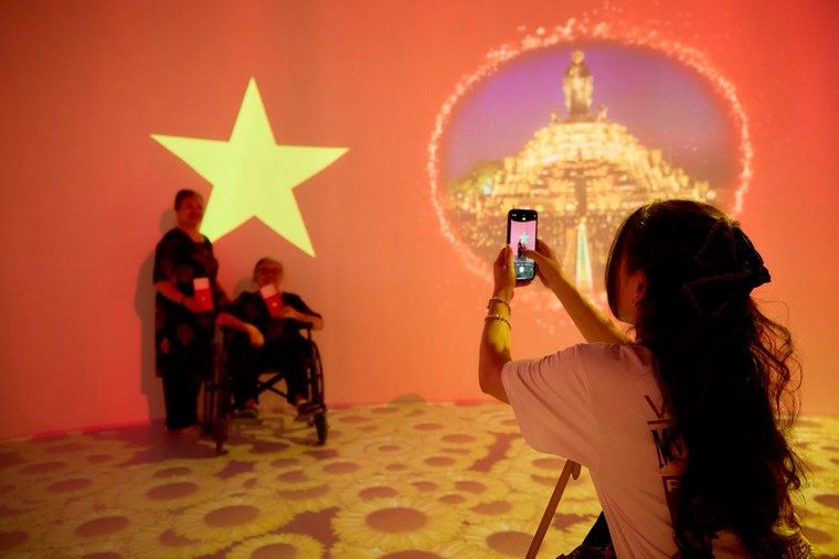 “Đi từ bất ngờ này đến bất ngờ khác” với gian hàng đặc biệt của Sun Group tại Triển lãm A80 ảnh 10