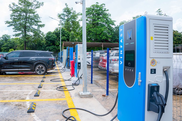 Trạm sạc V-Green xuất hiện khắp nơi tại Hà Nội, tài xế nói “tiện hơn đổ xăng” ảnh 3