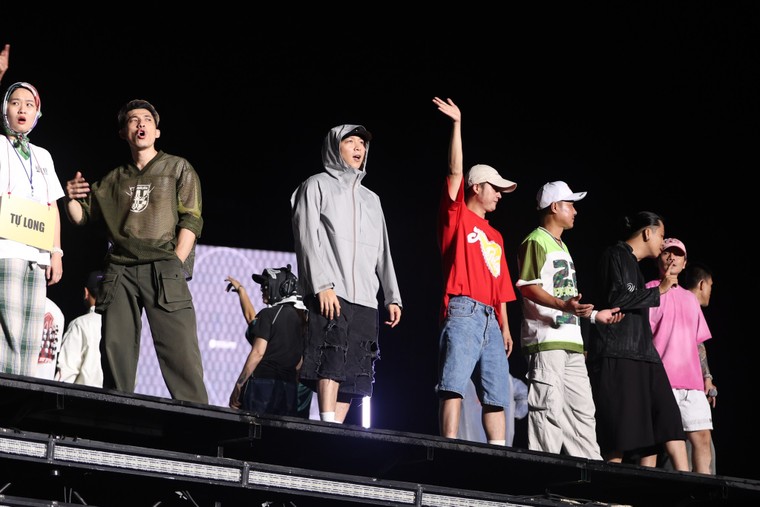 Dàn anh tài rực sáng trong đêm tổng duyệt cuối cùng concert Anh trai vượt ngàn chông gai ảnh 3