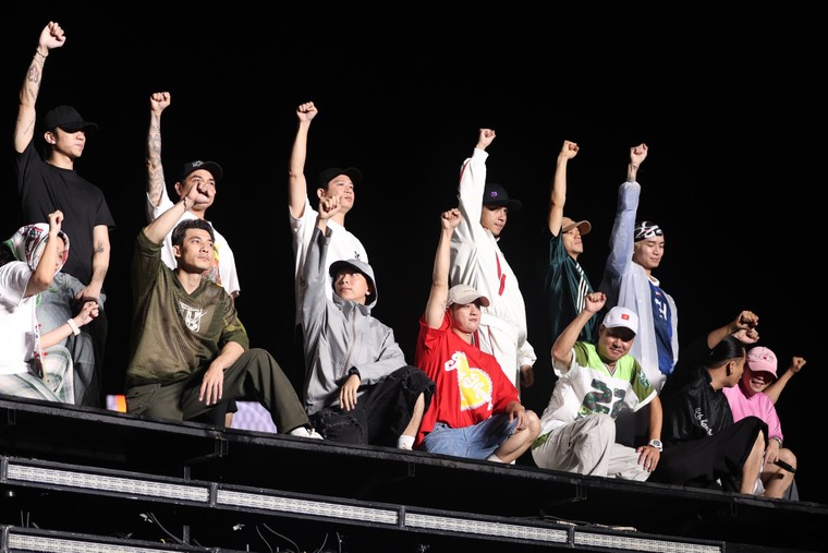 Dàn anh tài rực sáng trong đêm tổng duyệt cuối cùng concert Anh trai vượt ngàn chông gai ảnh 2