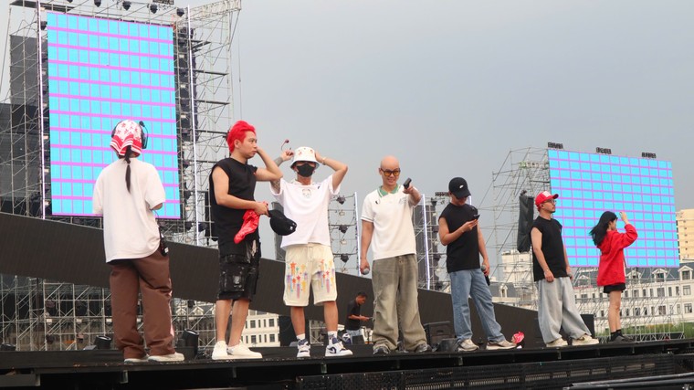 Dàn anh tài rực sáng trong đêm tổng duyệt cuối cùng concert Anh trai vượt ngàn chông gai ảnh 5