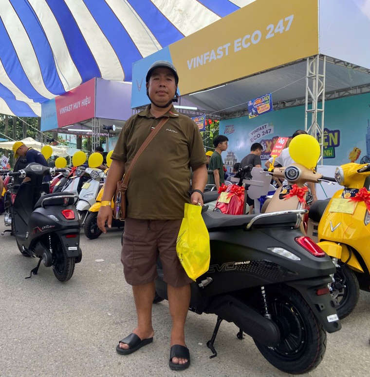 Hàng nghìn người dân Hà Nội tham gia “Đổi xăng lấy điện”, Evo Grand được chốt đơn liên tục ảnh 2