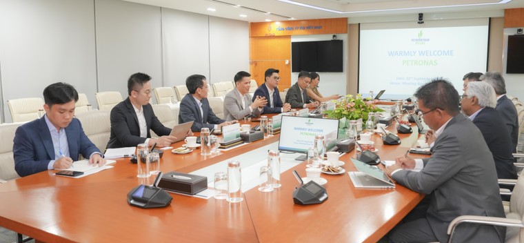 PV GAS và Petronas tăng cường trao đổi hợp tác chiến lược toàn diện ảnh 1